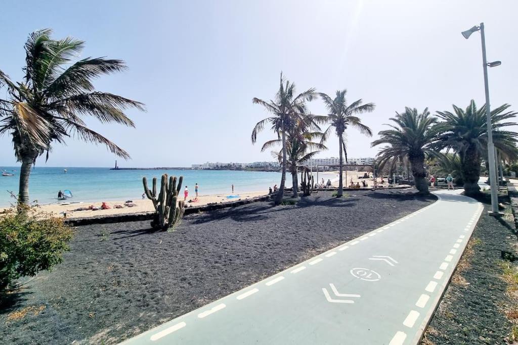 Pequeno Bungalow Firt Line Of The Sea Costa Teguise Exterior photo