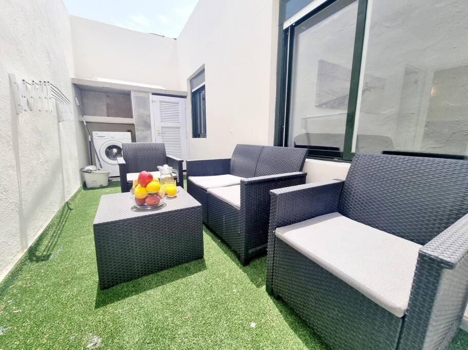 Pequeno Bungalow Firt Line Of The Sea Costa Teguise Exterior photo
